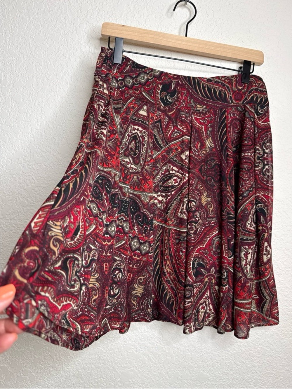 INC International Concepts Paisley Pleated Flowy Skirt M Burgundy Black Boho